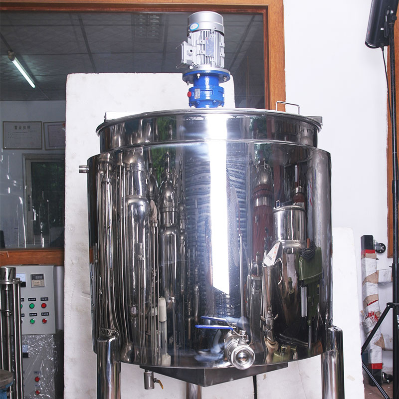 Mixing tank